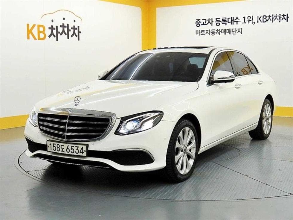 Mercedes-Benz E-Class (W213)E300 Avantgarde - 2