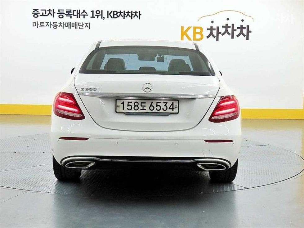 Mercedes-Benz E-Class (W213)E300 Avantgarde - 3