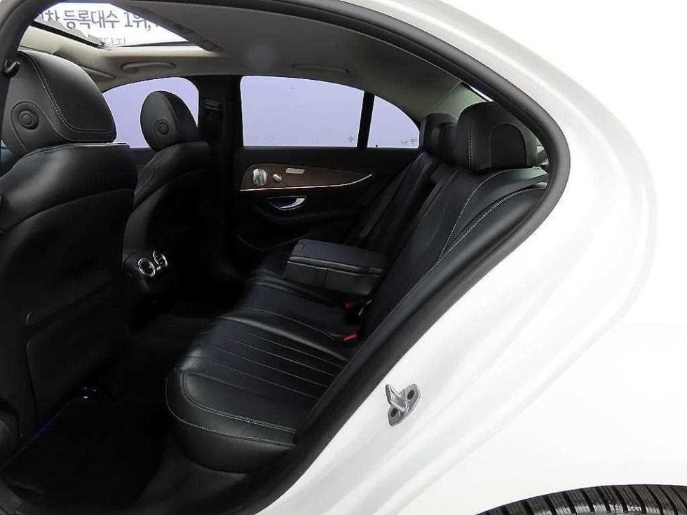 Mercedes-Benz E-Class (W213)E300 Avantgarde - 6