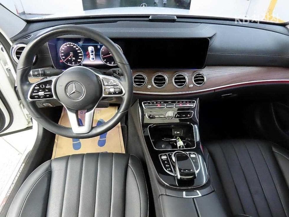 Mercedes-Benz E-Class (W213)E300 Avantgarde - 7