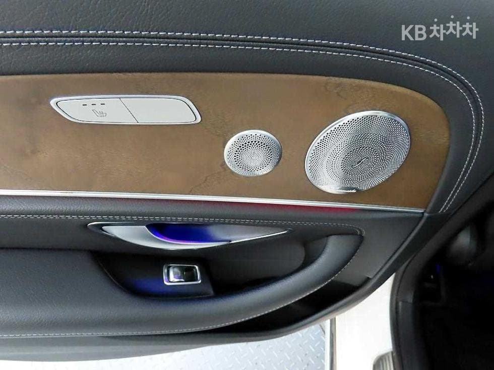 Mercedes-Benz E-Class (W213)E300 Avantgarde - 12