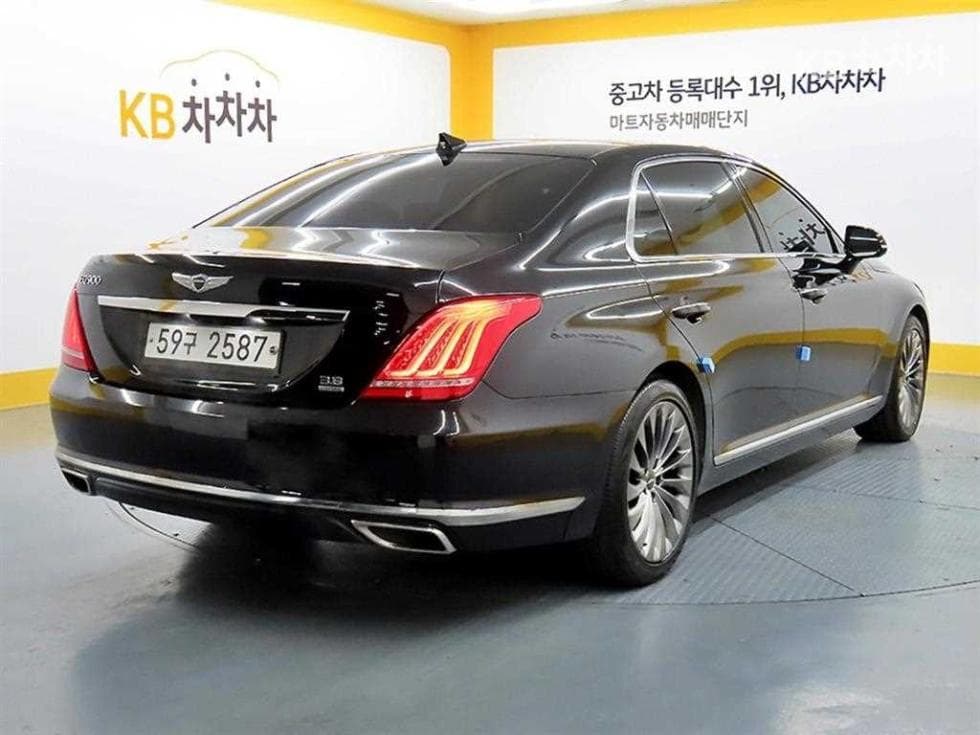 Genesis EQ9003.8 GDI AWD Premium Luxury - 4
