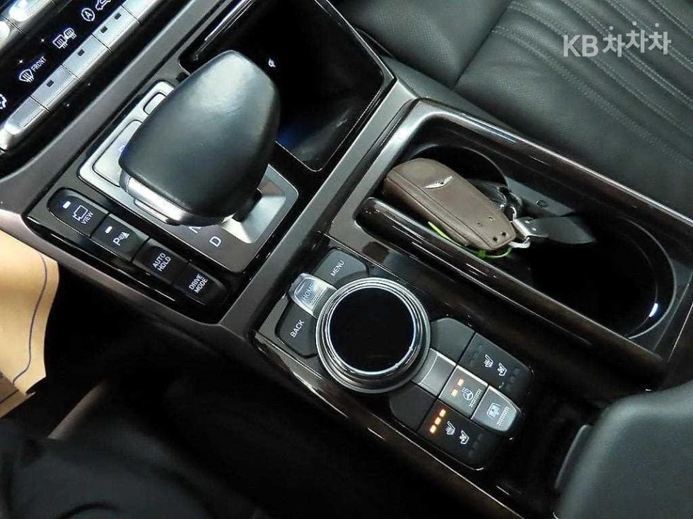 Genesis EQ9003.8 GDI AWD Premium Luxury - 10