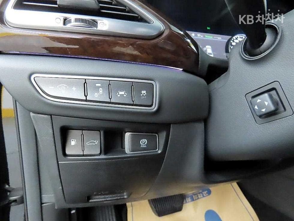 Genesis EQ9003.8 GDI AWD Premium Luxury - 13