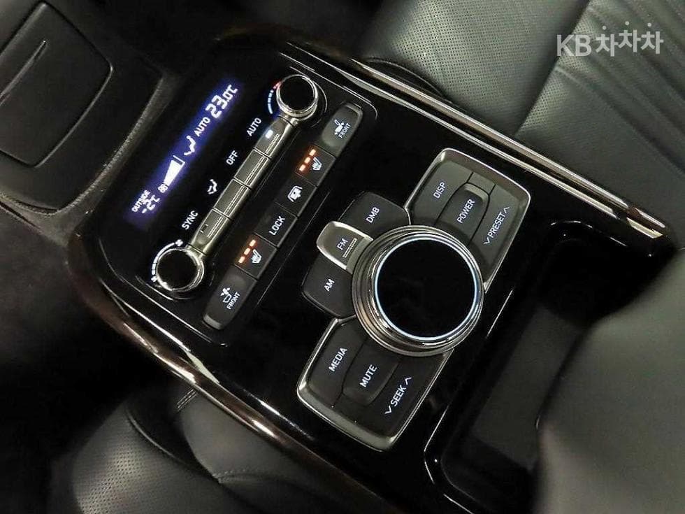 Genesis EQ9003.8 GDI AWD Premium Luxury - 14