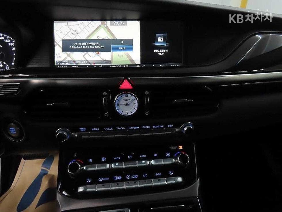 Genesis EQ9003.8 GDI AWD Premium Luxury - 15