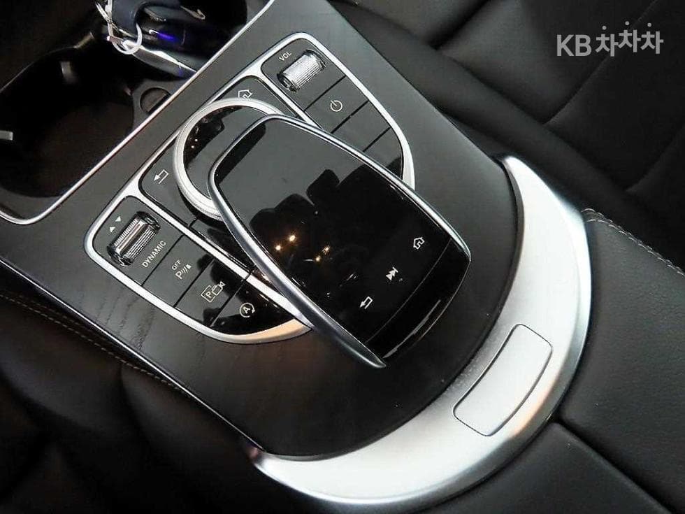 Mercedes-Benz The New (facelift) C-ClassC200 AMG Line - 12