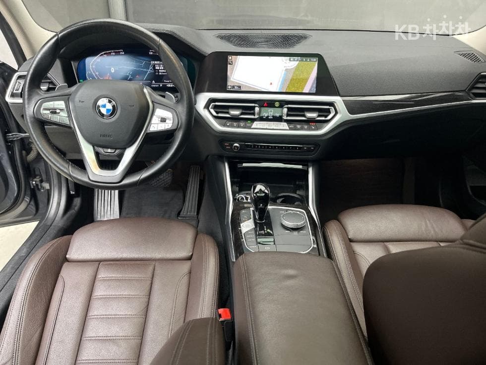 BMW 3 Series (G20)320d xDrive Luxury Line - 7