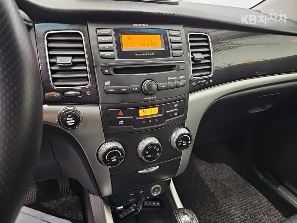 КейДжи Мобилити 코란도C클러비 2WD 파크 - 10