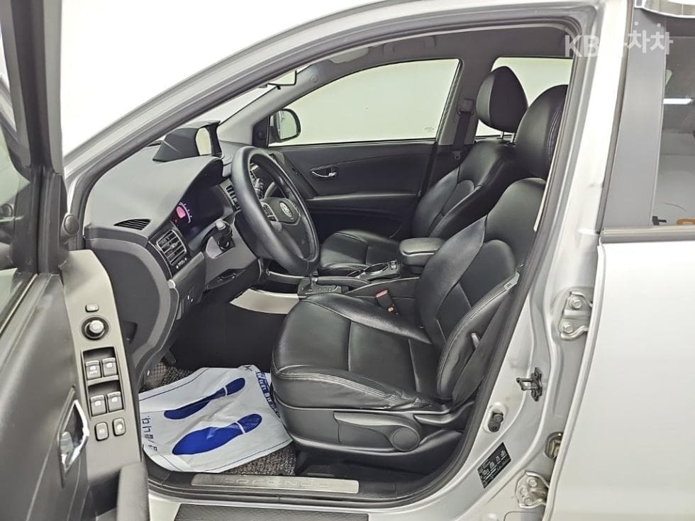 КейДжи Мобилити 코란도C클러비 2WD 파크 - 11