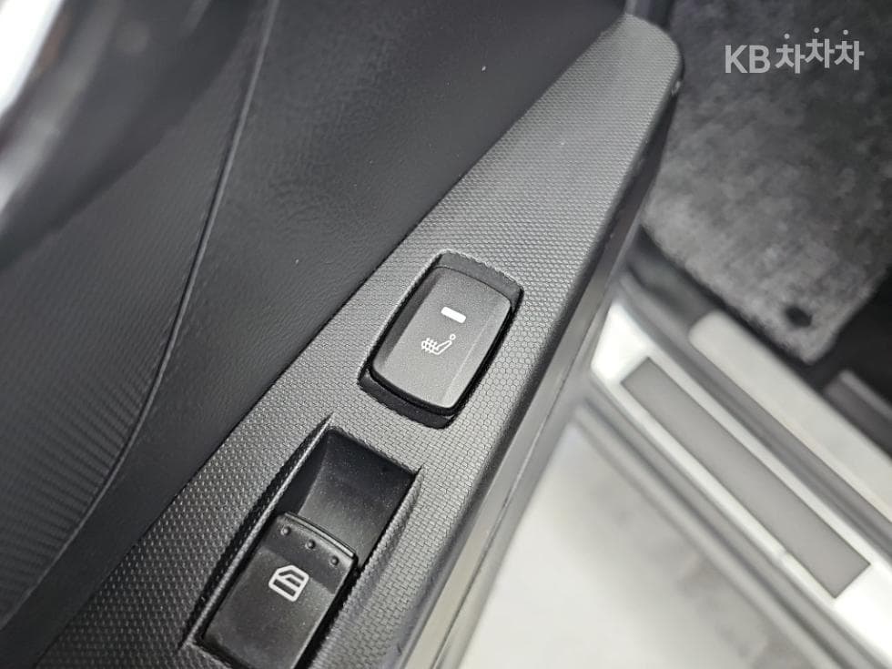 КейДжи Мобилити 코란도C클러비 2WD 파크 - 13