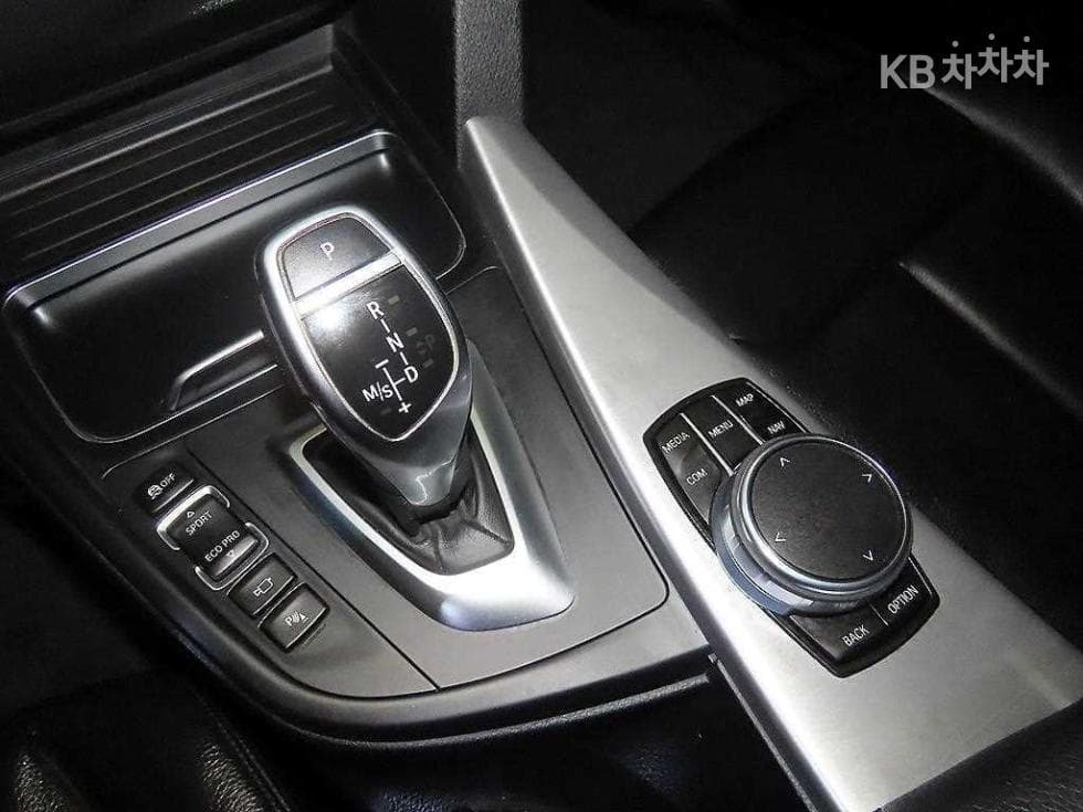 BMW 4시리즈 (F32)420d 그란Coupe F36 Luxury 라Seater - 12