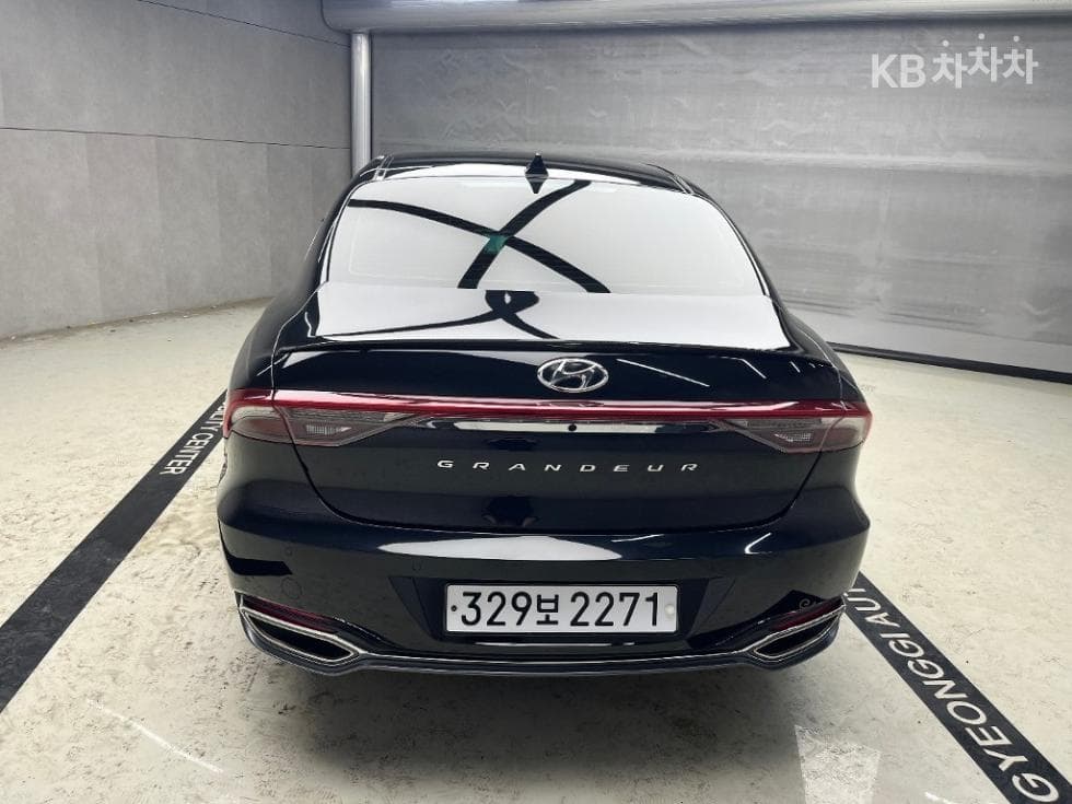 Hyundai The New (facelift) Grandeur (Azera)3.3 Le Blanc - 3
