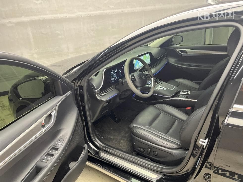 Hyundai The New (facelift) Grandeur (Azera)3.3 Le Blanc - 5