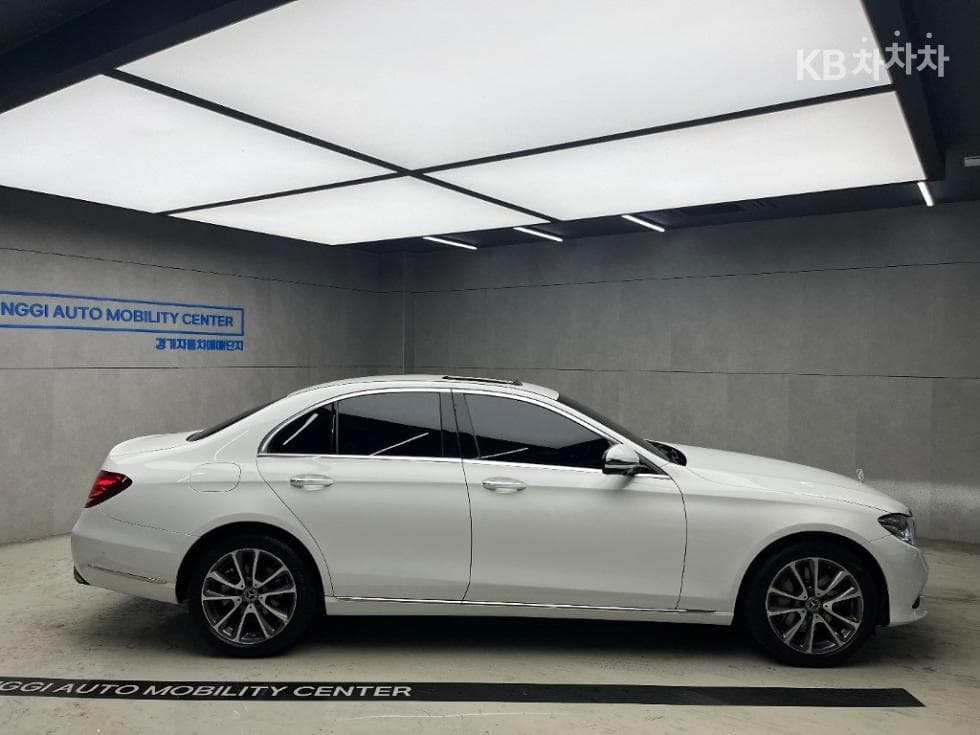 Mercedes-Benz E-ClassE300 W124 - 2