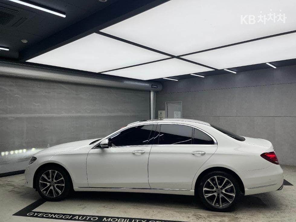 Mercedes-Benz E-ClassE300 W124 - 4