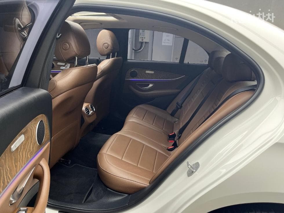 Mercedes-Benz E-ClassE300 W124 - 6