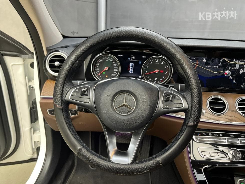 Mercedes-Benz E-ClassE300 W124 - 9