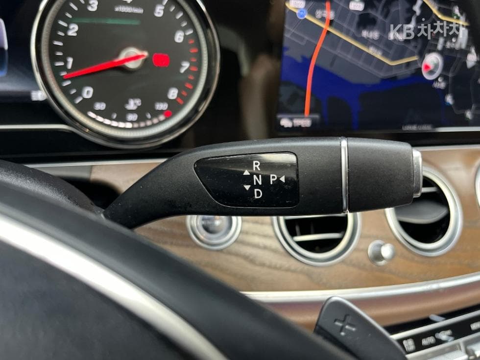 Mercedes-Benz E-ClassE300 W124 - 10