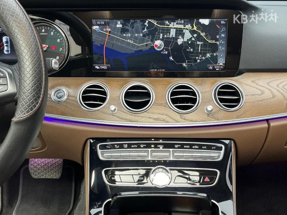 Mercedes-Benz E-ClassE300 W124 - 12