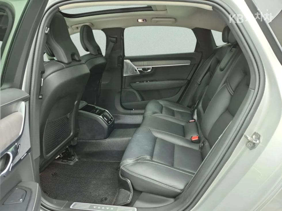 Volvo S90 Второ поколениеB6 Inscription - 17