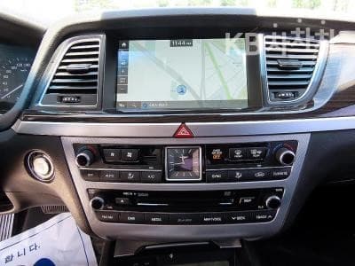 Genesis G803.8 GDI AWD Prestige - 13