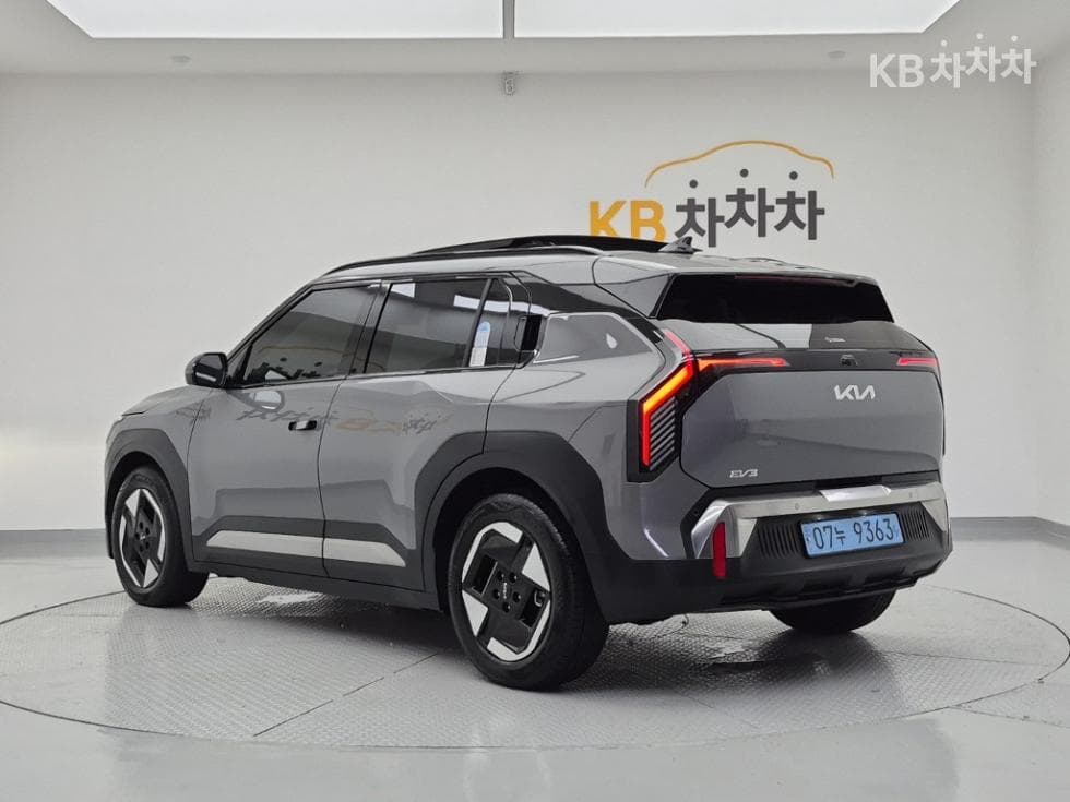Kia EV3Long Range 2WD 어스 - 3