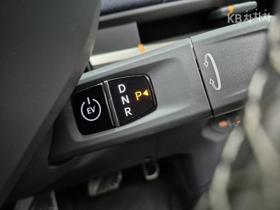Kia EV3Long Range 2WD 어스 - 8