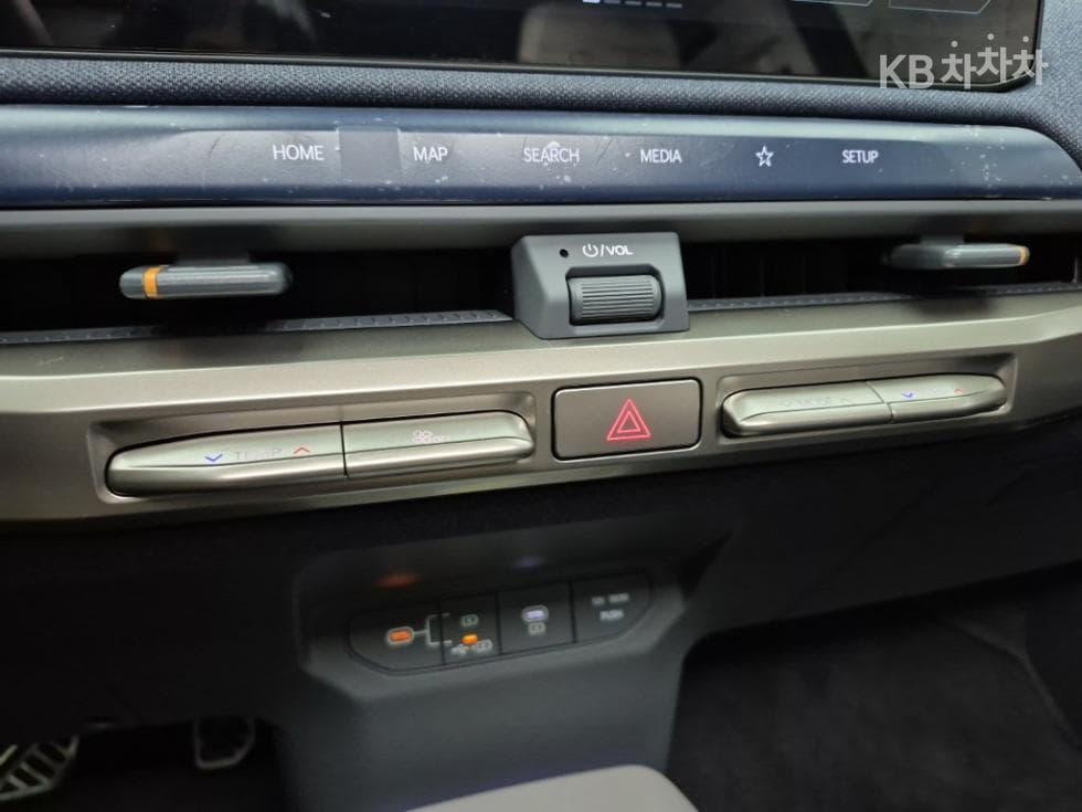Kia EV3Long Range 2WD 어스 - 10