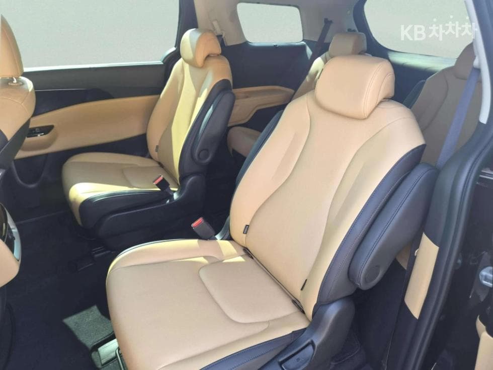 Kia The New (facelift) Carnival 4th generationD2.2 9-seater Noblesse - 11