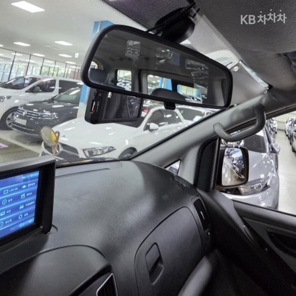 Hyundai Grand Starex15-seater 어린이버스 Luxury - 11
