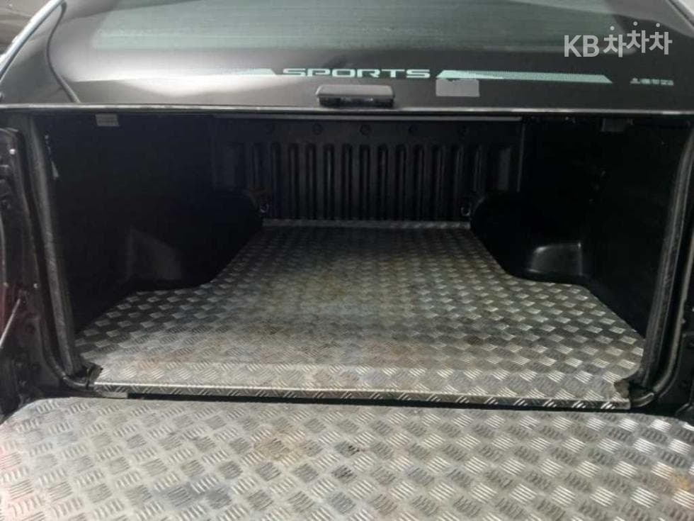 КейДжи Мобилити Rexton Sports Khan2.2 Дизел 4x4 Pro페셔널 S - 18