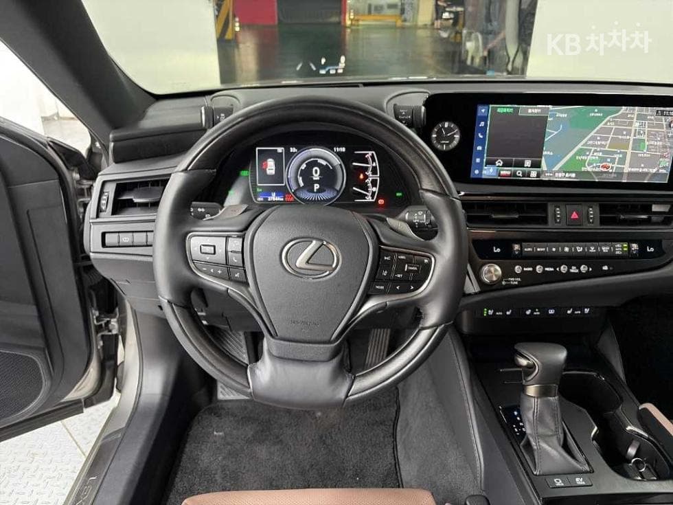 Lexus New 제너Ray (van)션 ES300h Luxury+ - 9
