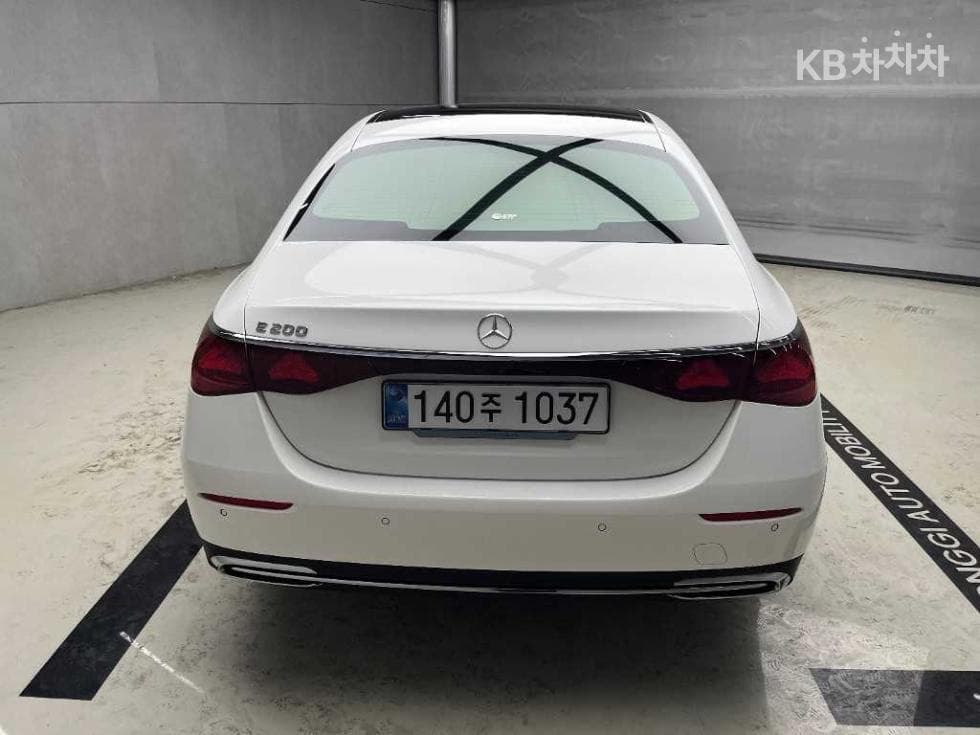 Mercedes-Benz E-클래스 (W214)E200 Avantgrade - 3