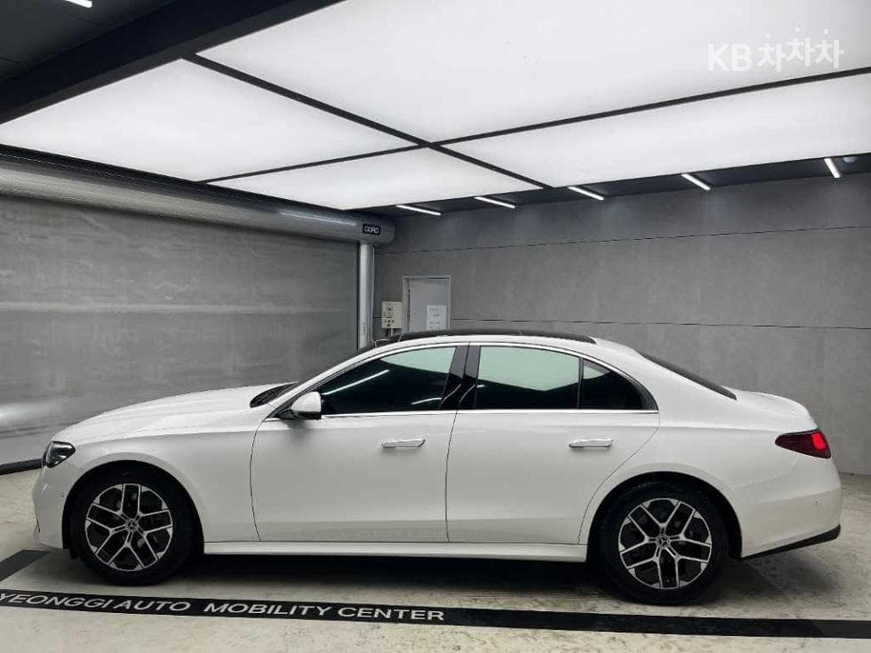 Mercedes-Benz E-클래스 (W214)E200 Avantgrade - 4