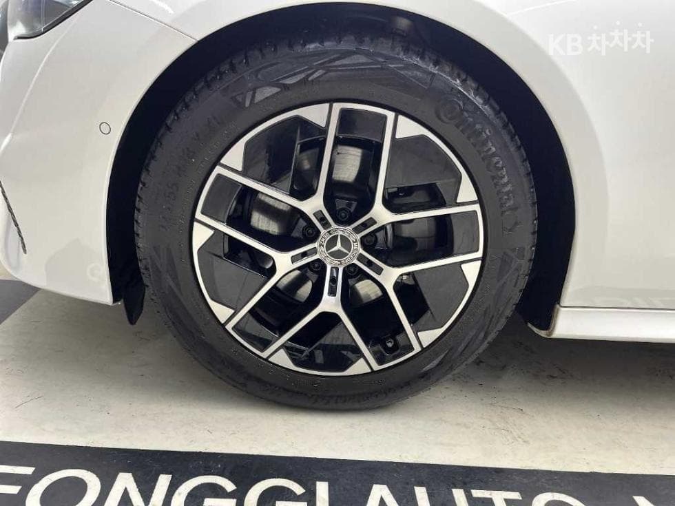 Mercedes-Benz E-클래스 (W214)E200 Avantgrade - 16