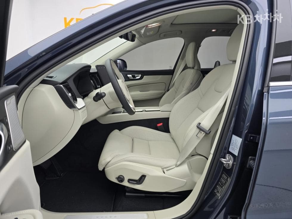 Volvo XC60 Второ поколениеB5 Ultra Bright - 10