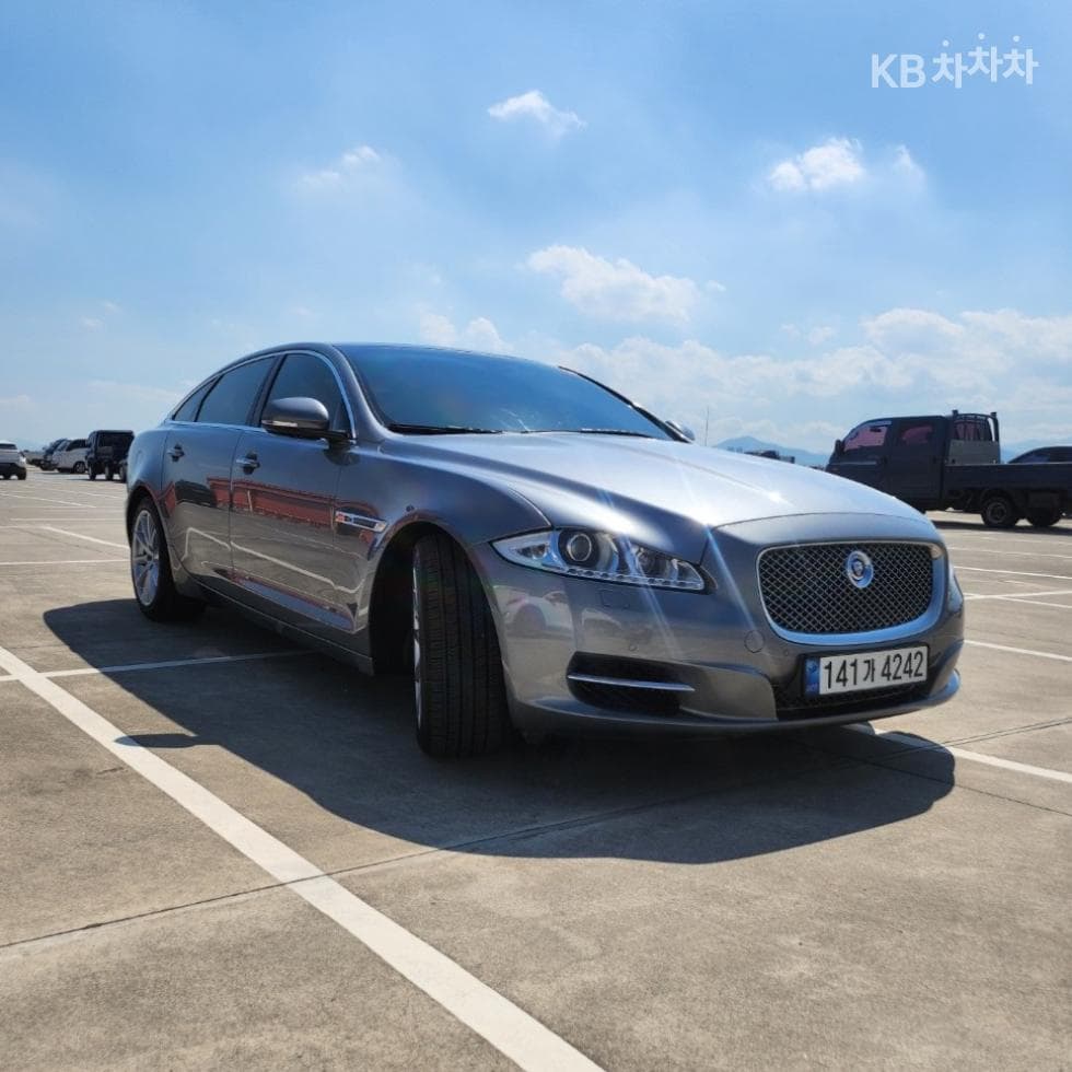Jaguar All New XJ3.0D Premium Luxury LWB X351 - 2
