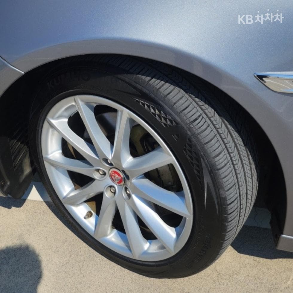 Jaguar All New XJ3.0D Premium Luxury LWB X351 - 5