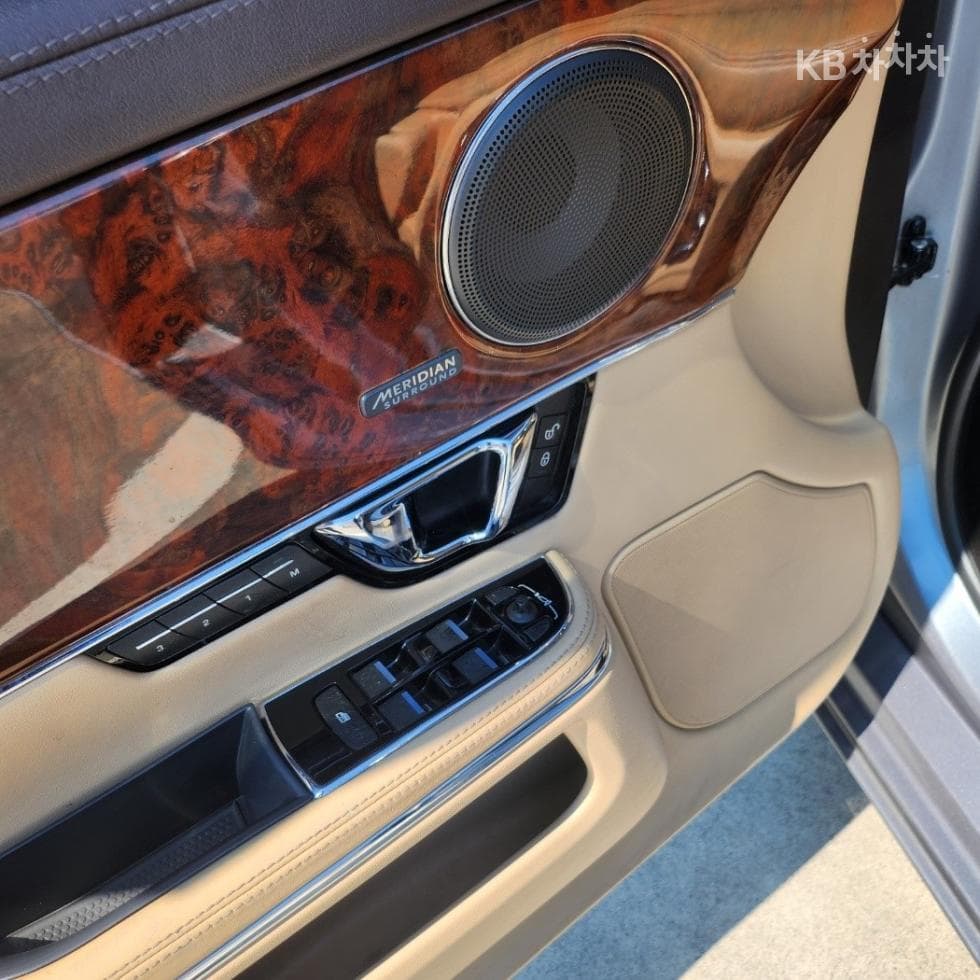 Jaguar All New XJ3.0D Premium Luxury LWB X351 - 13
