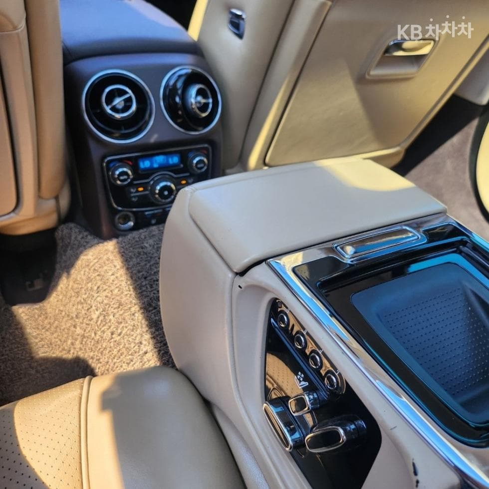 Jaguar All New XJ3.0D Premium Luxury LWB X351 - 14