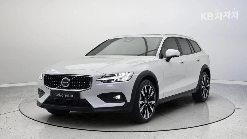 Volvo V60 CC(Второ поколение) B5 AWD Ultimate - Image 1