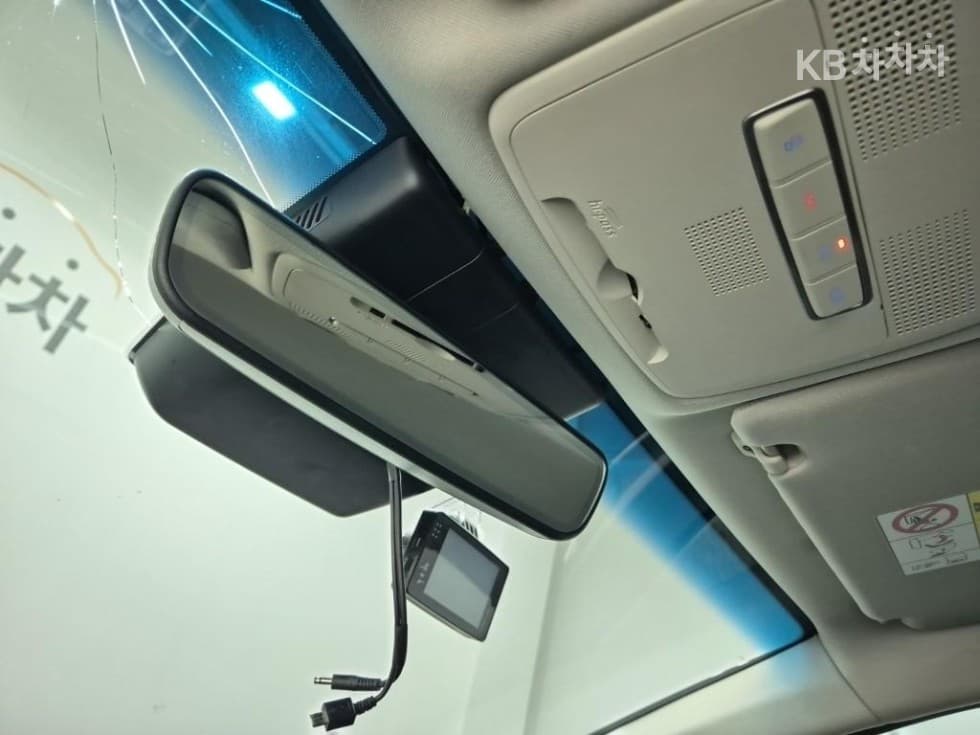 Hyundai The New (facelift) Grandeur (Azera)2.5 Premium 초이스 - 12