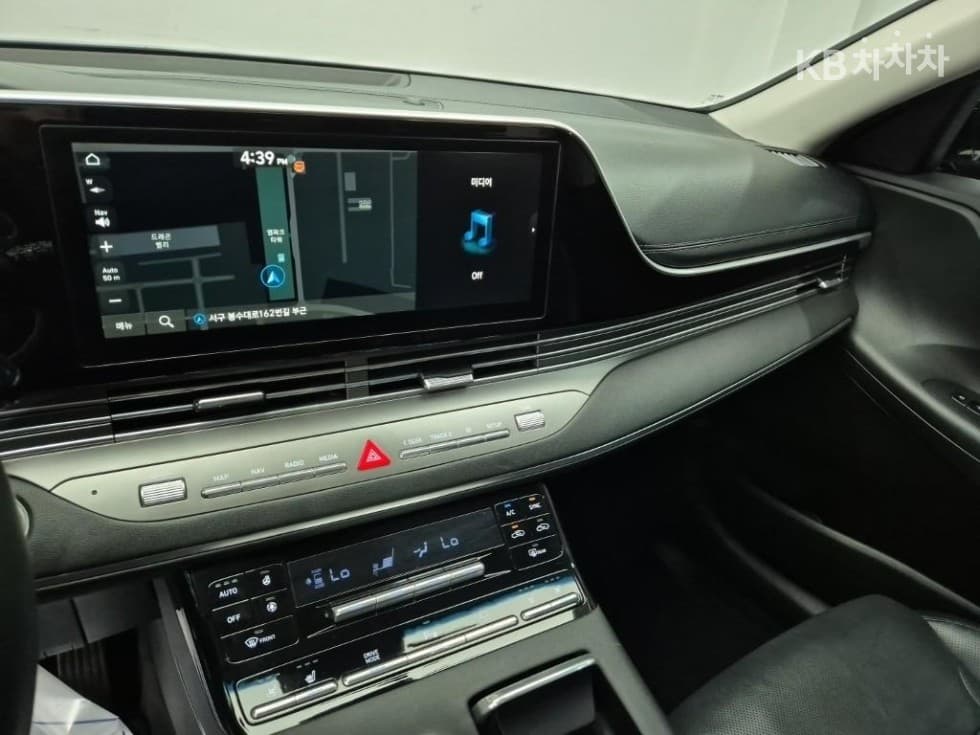 Hyundai The New (facelift) Grandeur (Azera)2.5 Premium 초이스 - 8