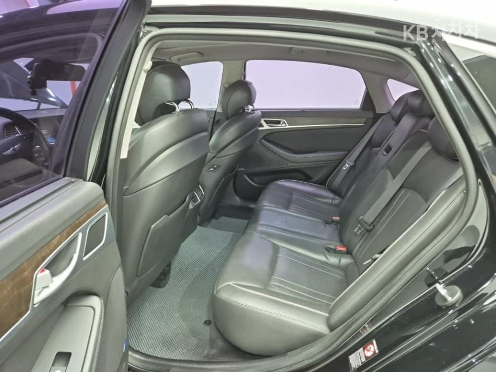 Хюндай ДженезисDHG330 Premium - 12