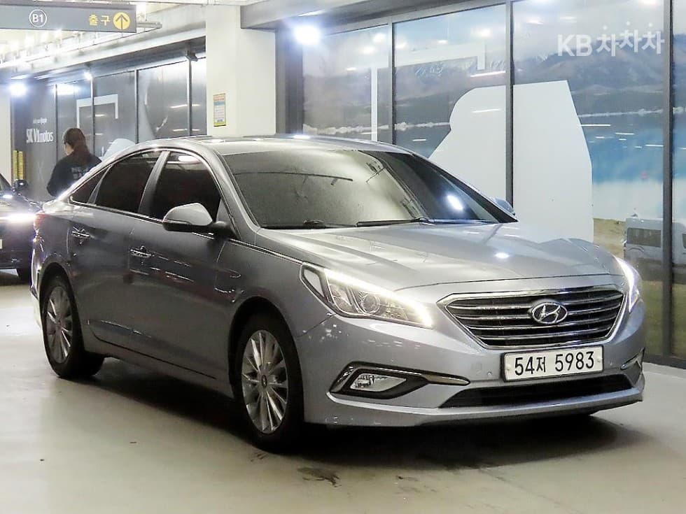Hyundai Sonata LF 1.7 Diesel 케어Plus - Image 1