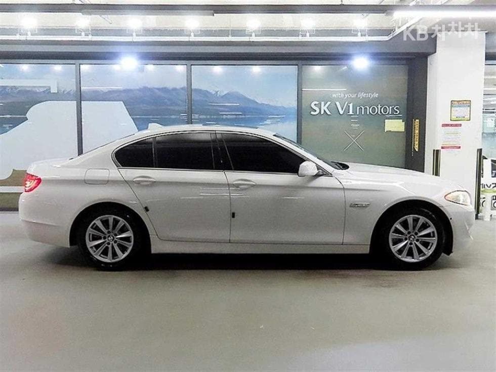BMW New5 Series520d F10 - 3