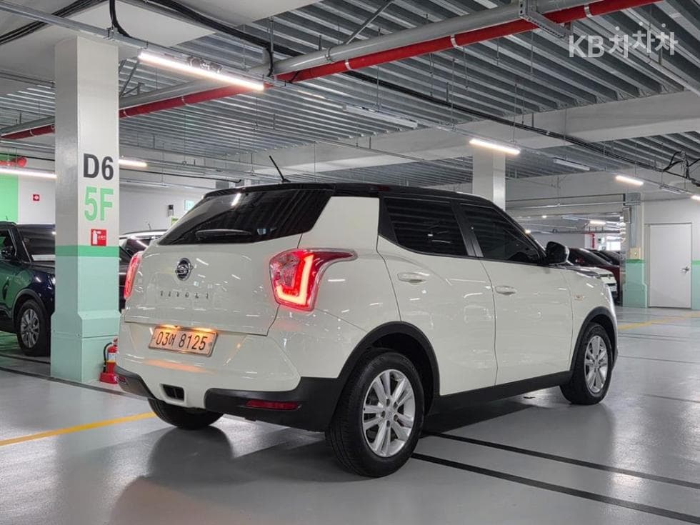 KG Mobility TivoliGasoline TX Standard - 10