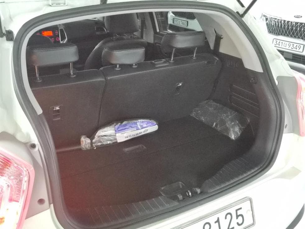 KG Mobility TivoliGasoline TX Standard - 12