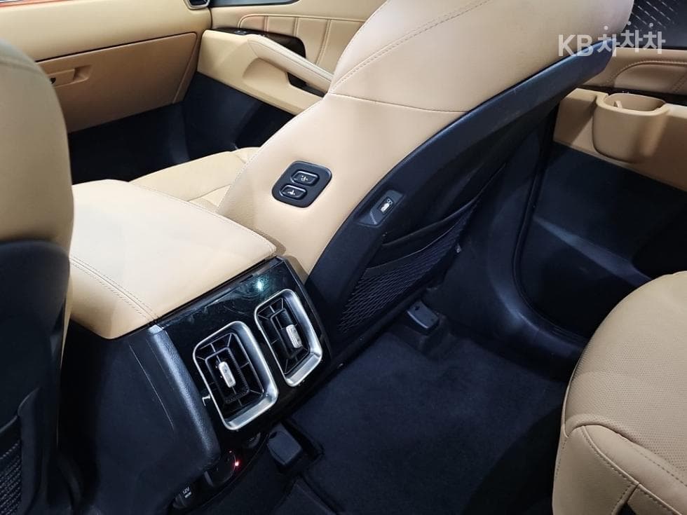 Киа The New (фейслифт) Sorento MQ42.5 T-GDI AWD Signature Gravity - 14